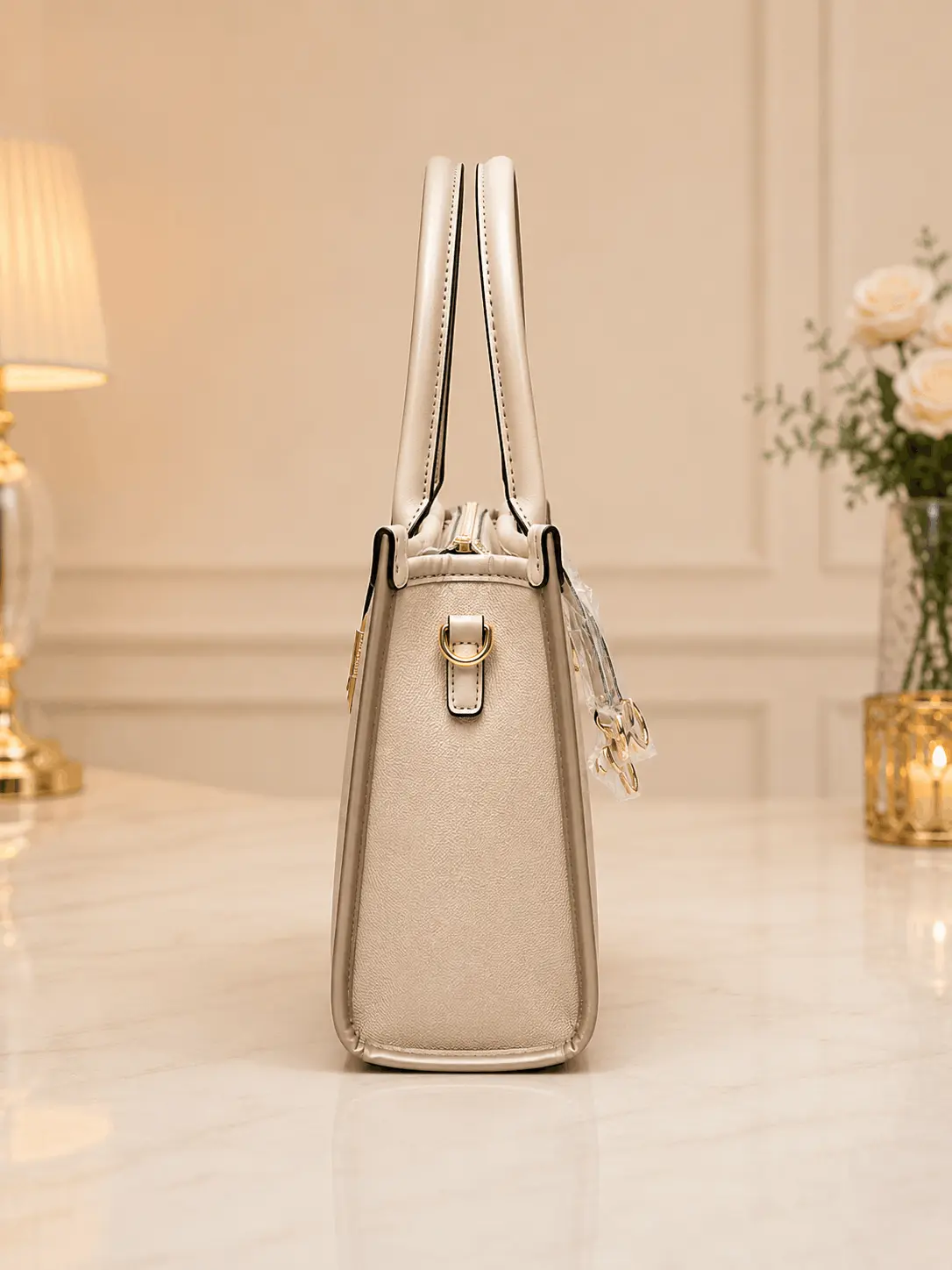 emily loran beige color Tote bag white color multi pockets – side look emily loran beige color Tote bag white color multi pockets - side look