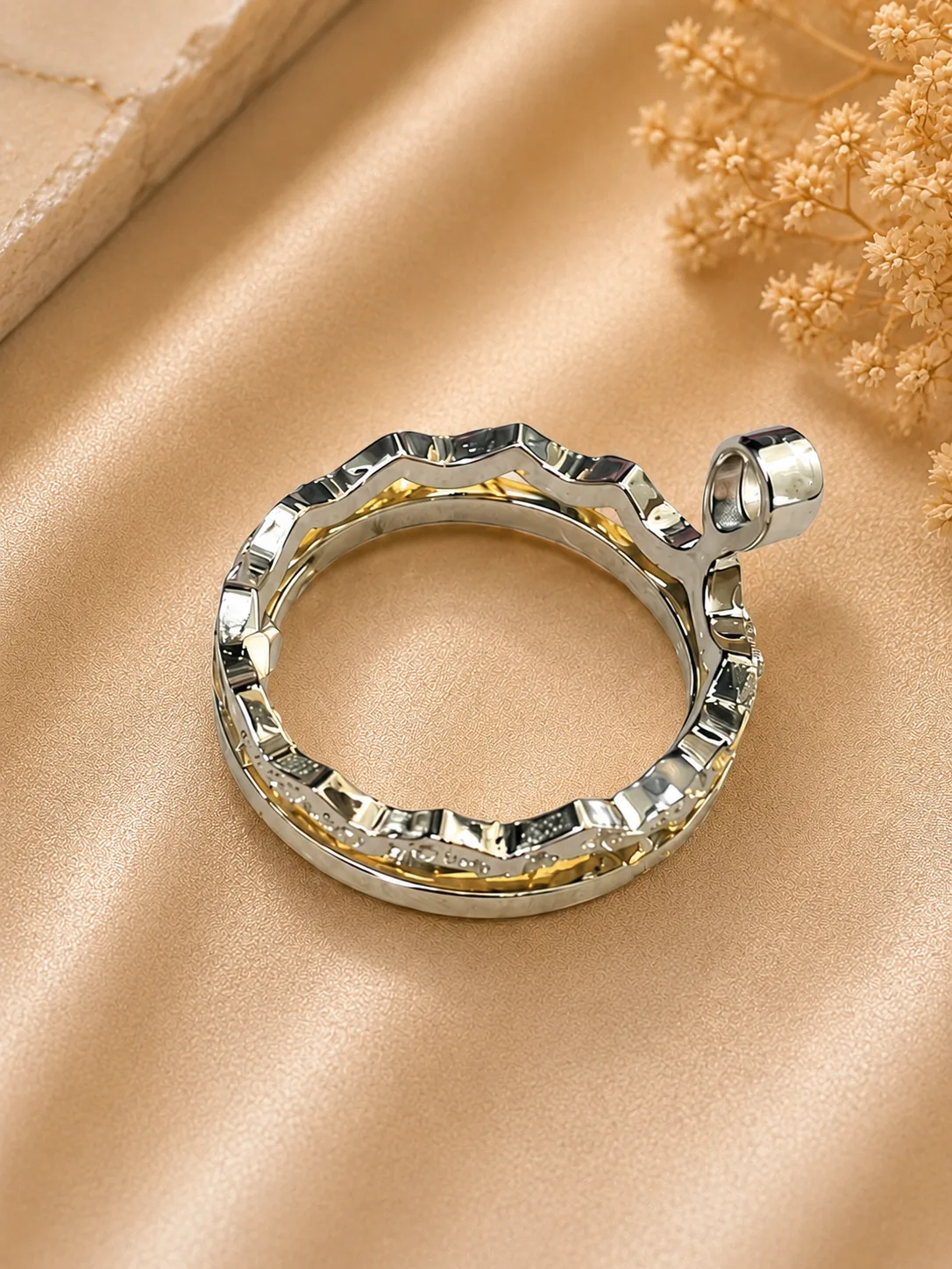 Crown Cut Zirconia Silver Ring – Elegant Imitation Jewelry (1)