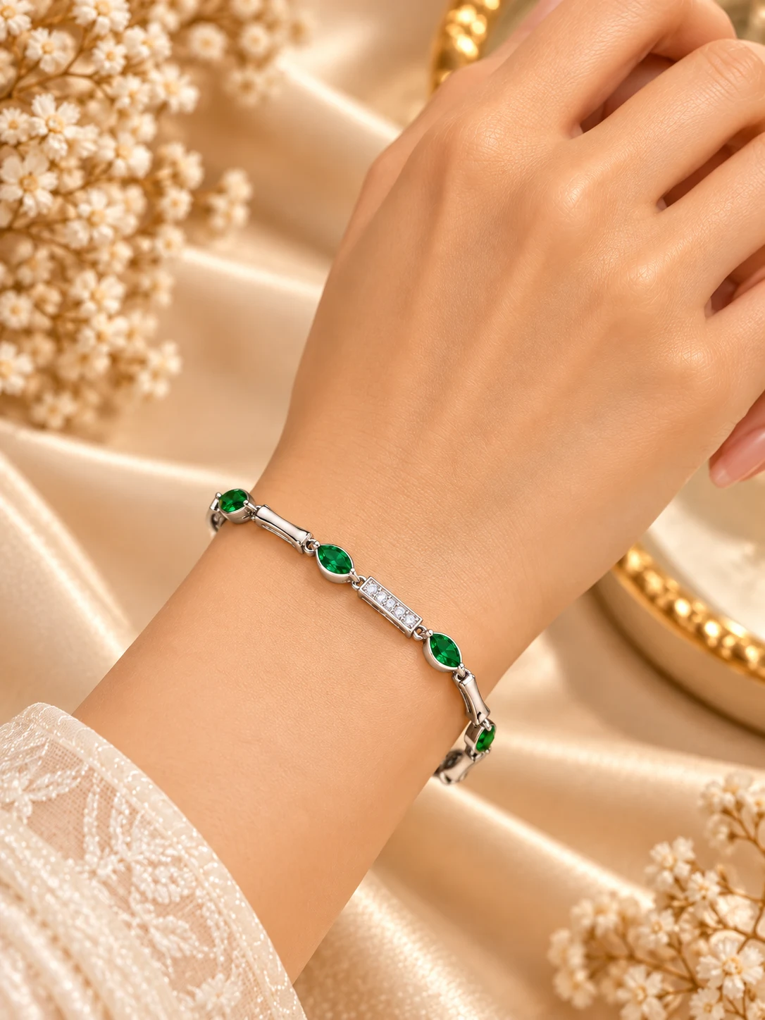 Elegant Green Zirconia Silver Plated Link Bracelet (5)