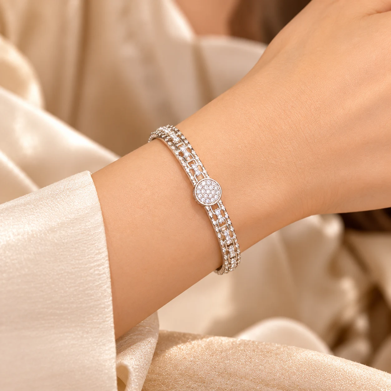 Premium Zuping Silver-Plated Zirconia Bracelet – 55 mm (5) Premium Silver-Plated Zirconia Bracelet by Zuping with round zirconia centre detail and 55 mm inner diameter