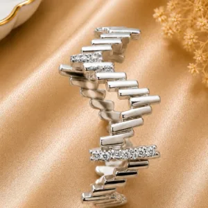Xuping Silver Geometric Wave Ring with Sparkling Stone Detail