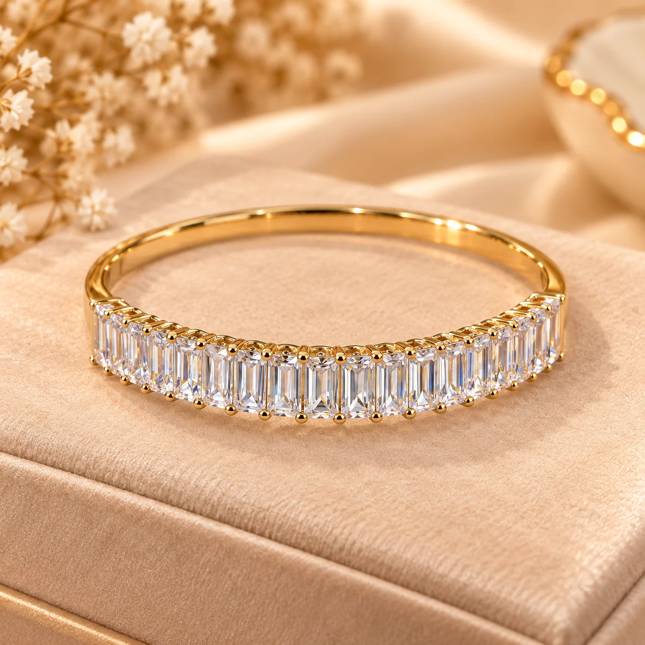 XUPING 18K Gold Plated Rectangular Zirconia Bangle (3)