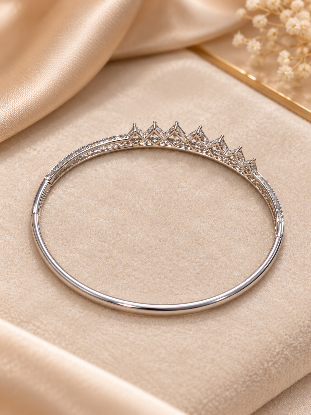 XUPING 18K Plated Seven Heart Stone Bangle in polished silver tone XUPING 18K Plated Seven Heart Stone Bangle in polished silver tone