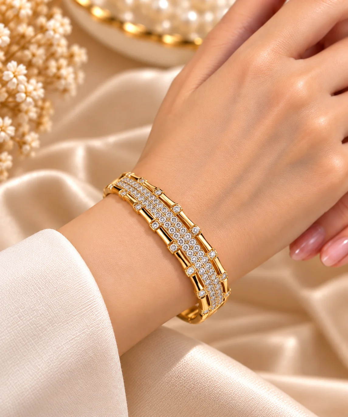 XUPING Radiant 18K Gold Plated Zirconia Bangle (3)