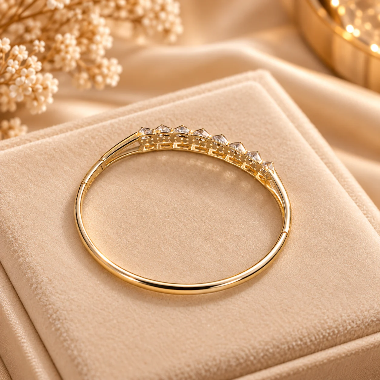 XUPING Radiant 18K Gold Plated Zirconia Bangle (5)