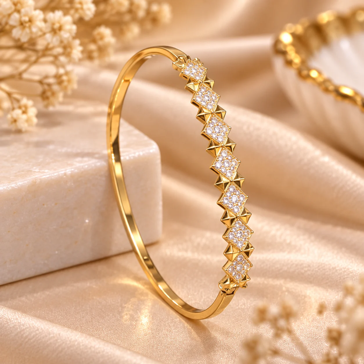 ZUPING Stunning Gold-Plated Zirconia Bracelet (2)